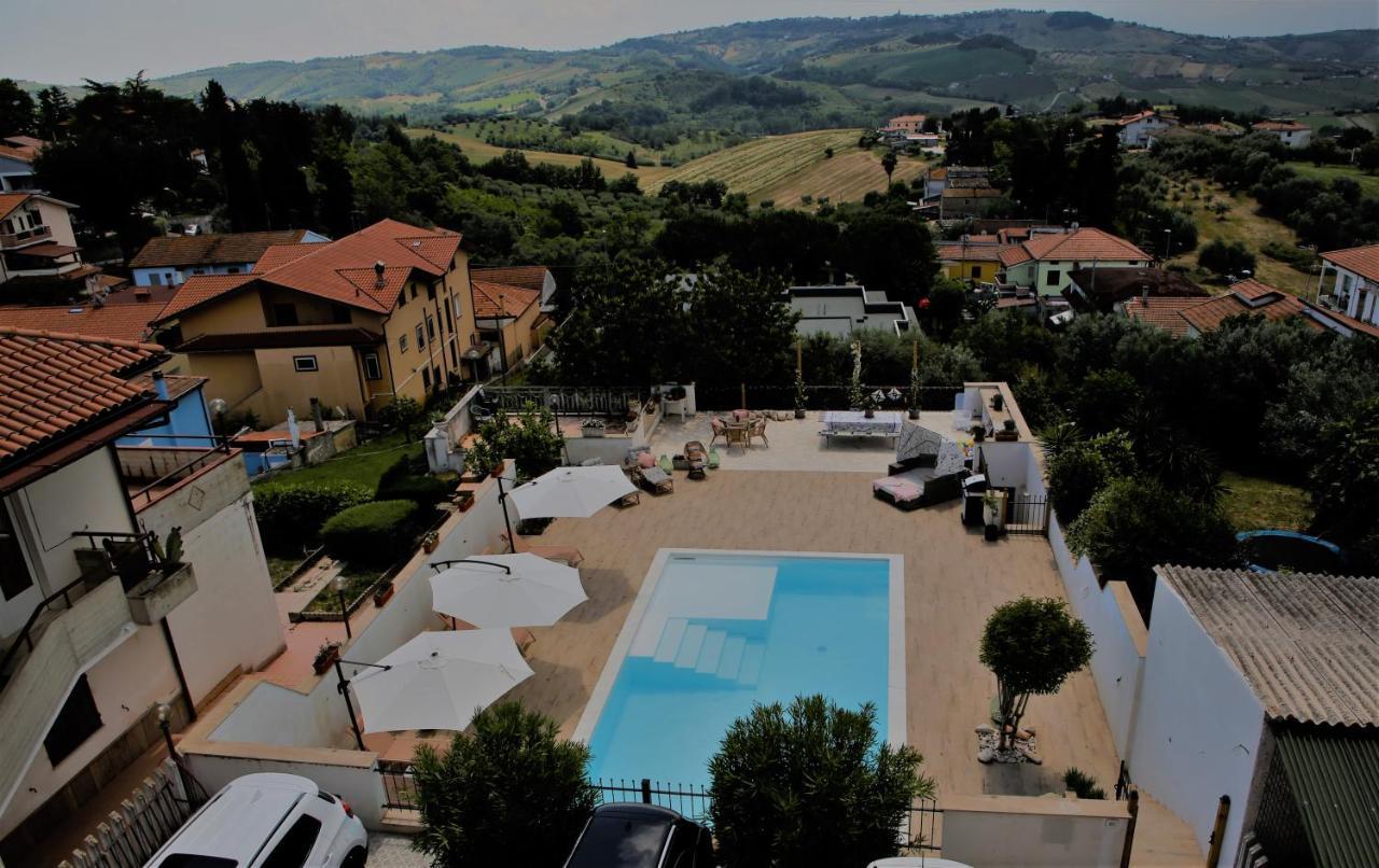 Bed And Breakfast La Pecora Rosa Sant'Omero Dış mekan fotoğraf