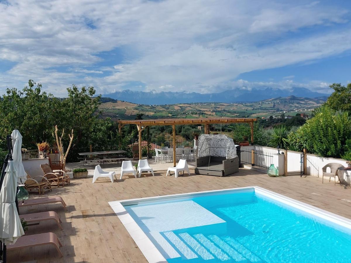 Bed And Breakfast La Pecora Rosa Sant'Omero Dış mekan fotoğraf
